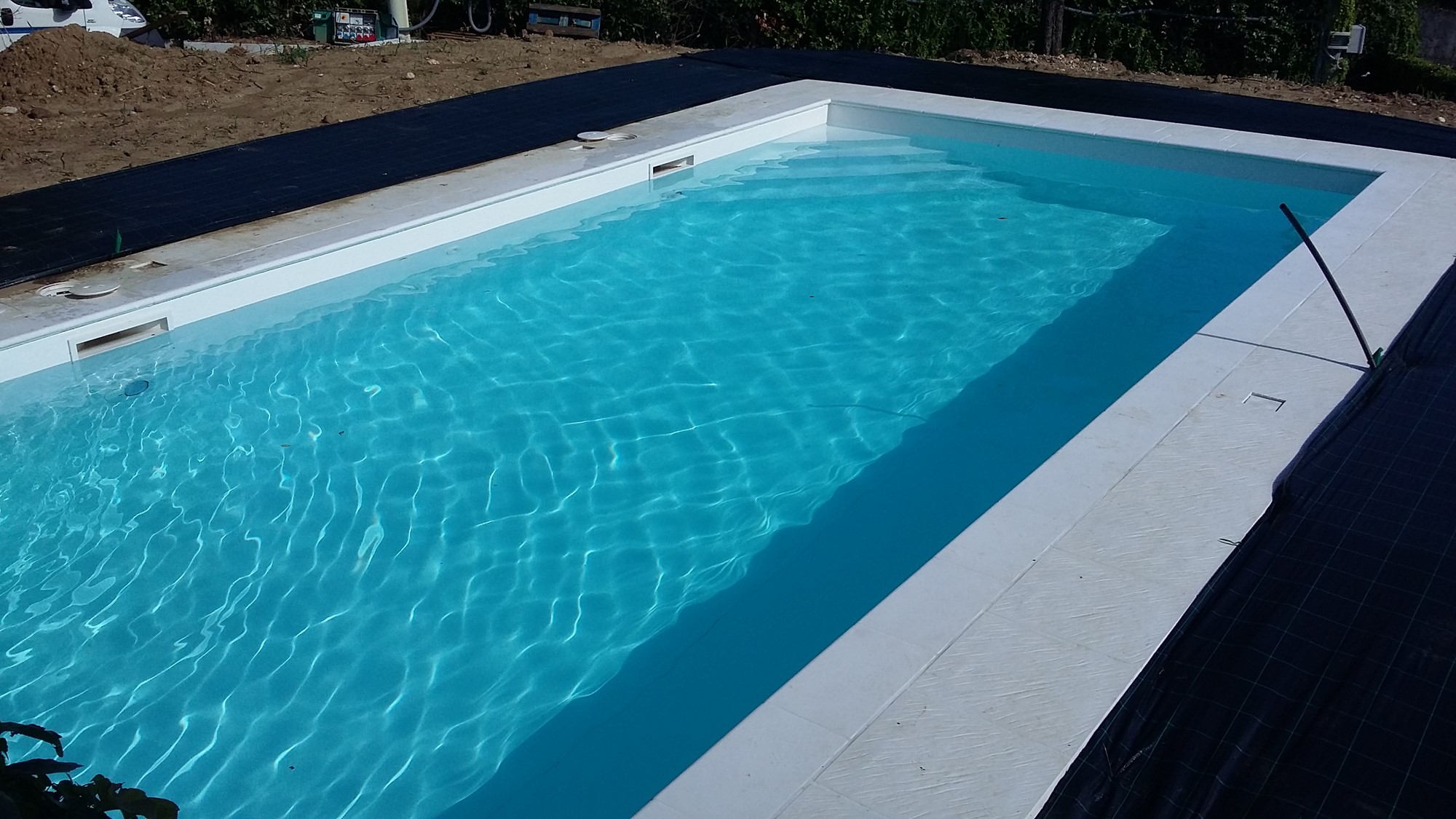 Scopri come si costruisce una piscina interrata . piscine Costruire una piscina interrata