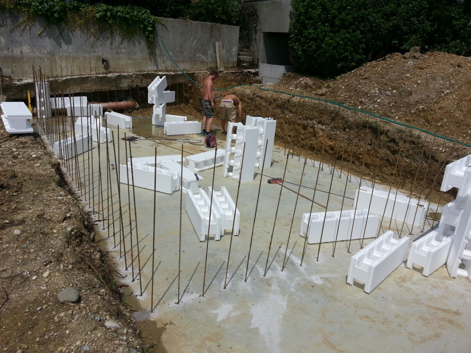 Scopri come si costruisce una piscina interrata . piscine Costruire una piscina interrata