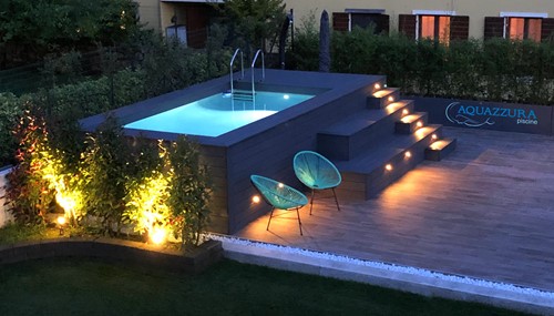 28. piscina illuminata. La stessa piscina da utilizzare anche di sera con questa bellissima illuminazione dei gradini e interno piscina.